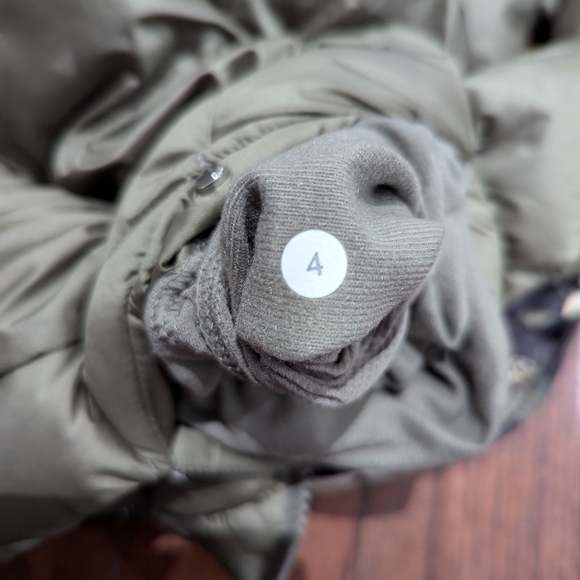 Lululemon The Fluffiest Vest - soft earth - size 4 - Picture 13 of 14